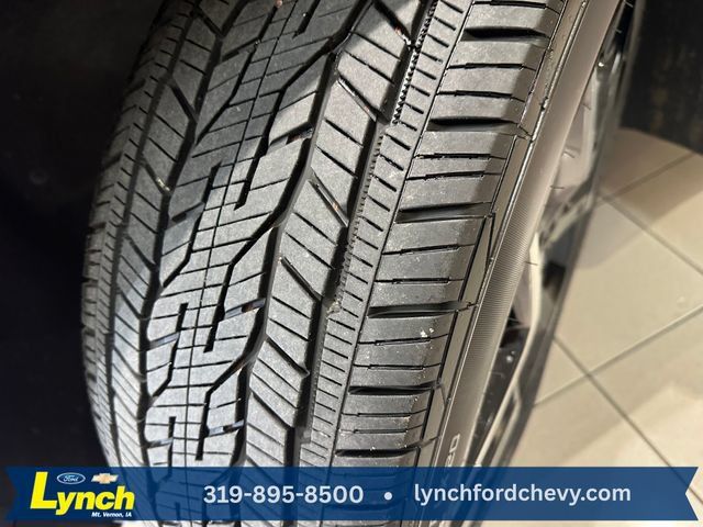 Used 2026 Chevrolet Traverse High Country w/ LPO, Floor Liner Package AWD/4WD image 32