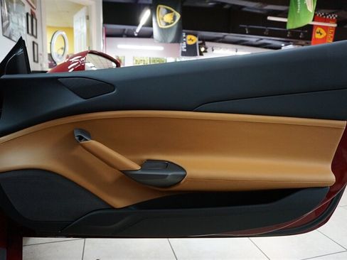 Used 2019 Ferrari 488 GTB RWD image 23
