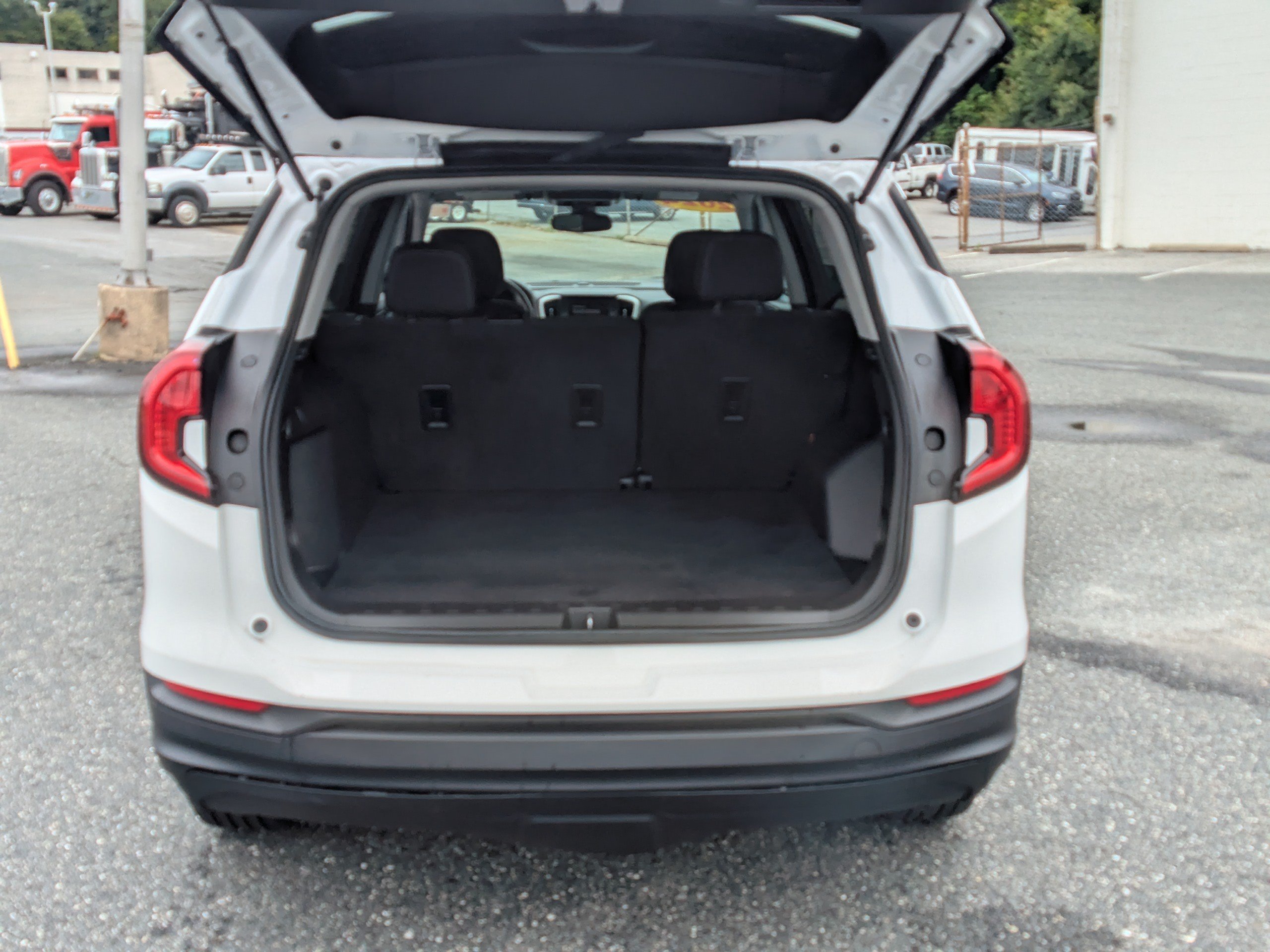 Certified 2024 GMC Terrain SLE AWD/4WD image 8