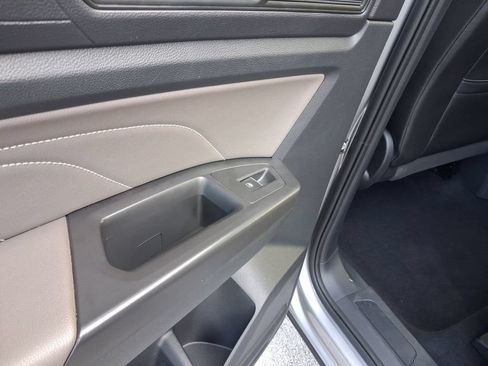 Certified 2023 Volkswagen Atlas Cross Sport SE w/ Panoramic Sunroof Package FWD image 12