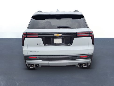New 2026 Chevrolet Traverse LT w/ Driver Confidence Package FWD image 6
