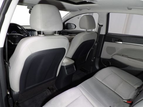 Used 2018 Hyundai Elantra Value Edition FWD image 11
