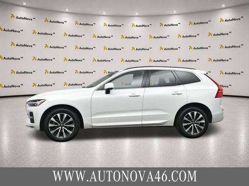 Used 2023 Volvo XC60 B5 Core AWD/4WD image 3