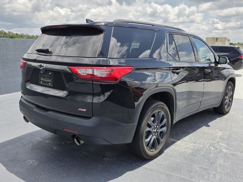 Used 2021 Chevrolet Traverse RS FWD image 3