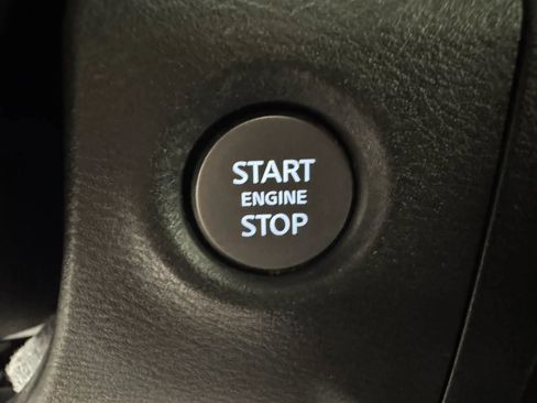 Used 2022 Nissan Frontier PRO-4X w/ Pro-4X Premium Package AWD/4WD image 17