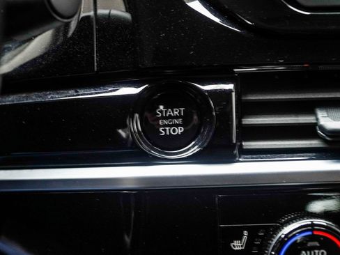 Used 2025 Nissan Pathfinder SV AWD/4WD image 21