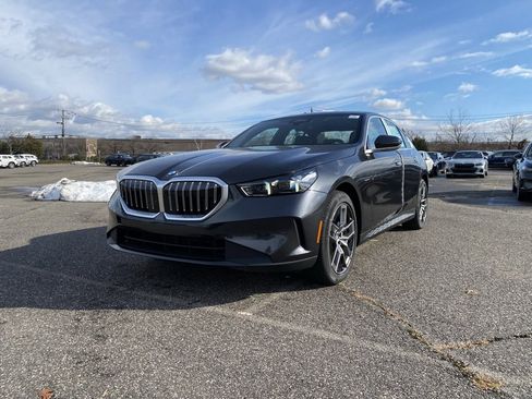 New 2026 BMW 530i xDrive w/ Convenience Package image 1