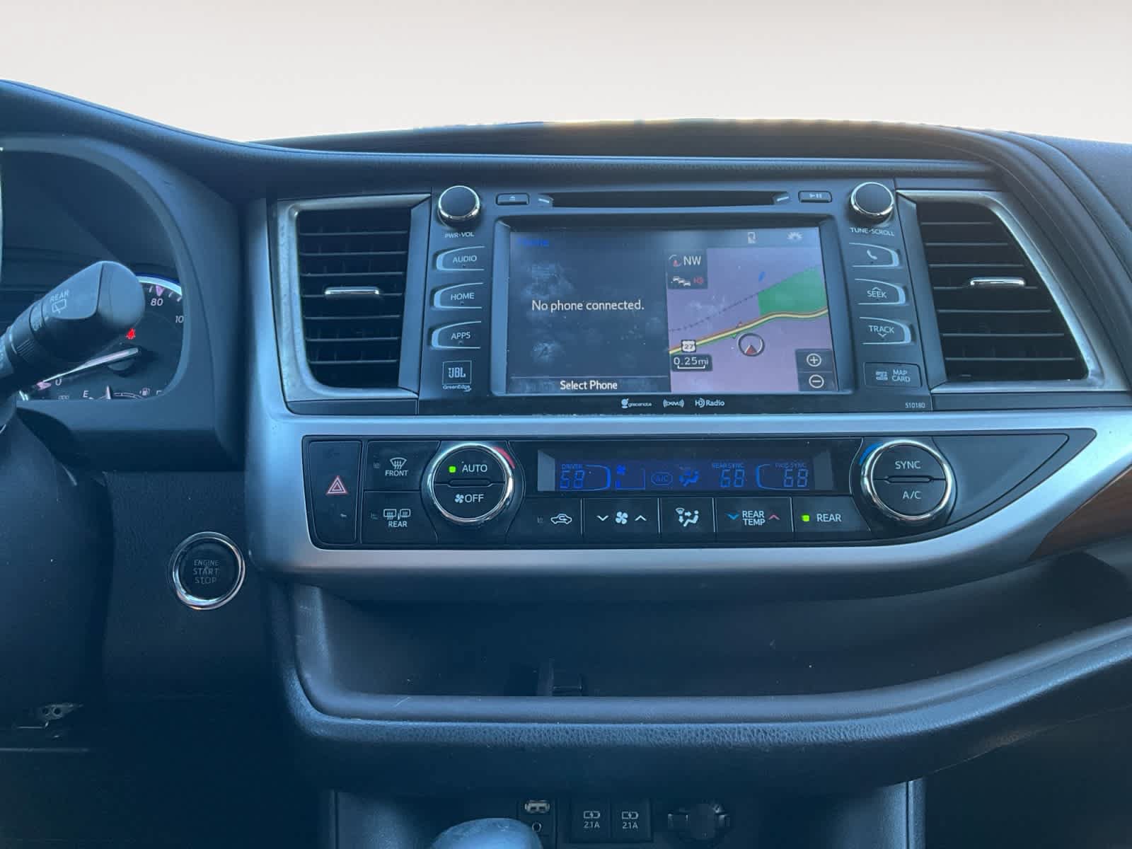 Used 2018 Toyota Highlander Limited Platinum AWD/4WD image 11