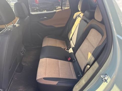 Used 2025 Chevrolet Equinox ACTIV w/ Safety and Technology Package AWD/4WD image 4