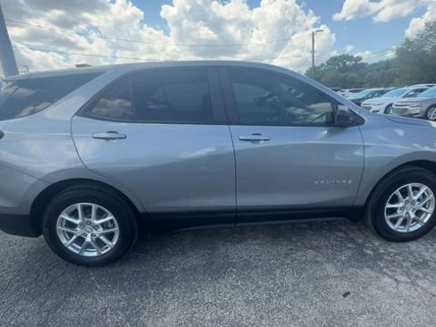 Used 2024 Chevrolet Equinox LS w/ LS Convenience Package FWD image 9