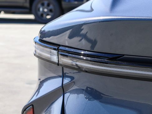 New 2026 Lexus ES 500e AWD/4WD image 13