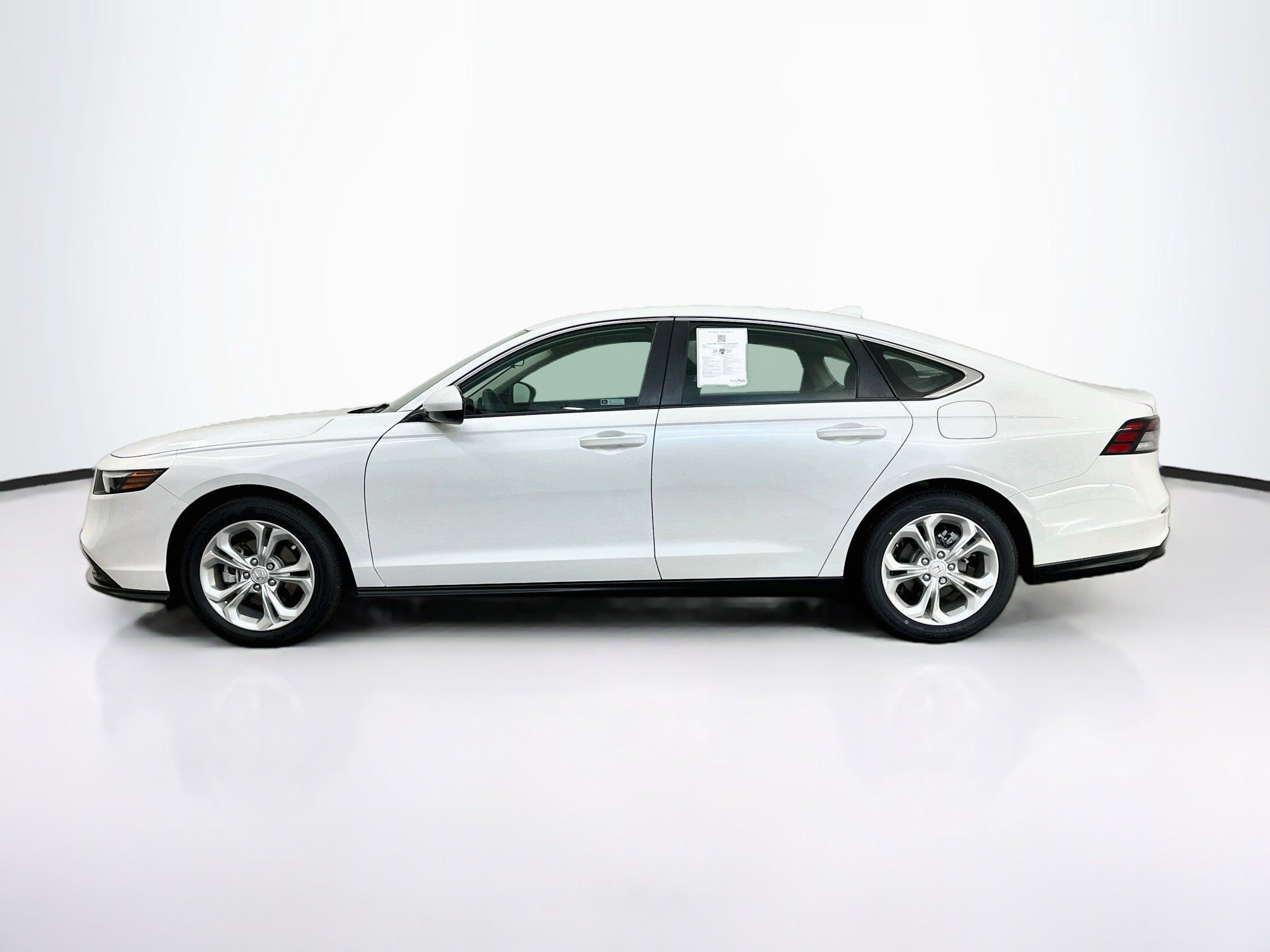 Used 2023 Honda Accord LX image 4