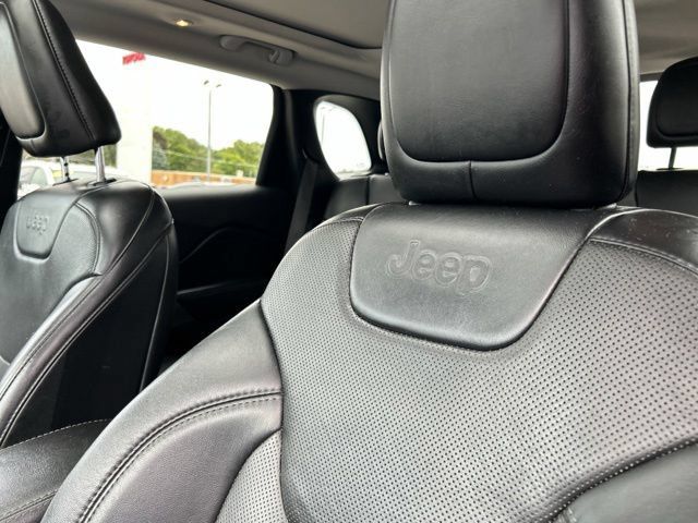 Used 2021 Jeep Cherokee Latitude Lux w/ Sun & Sound Group AWD/4WD image 36