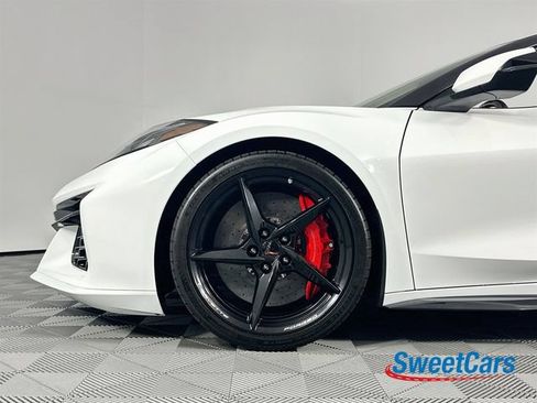 Used 2025 Chevrolet Corvette E-Ray AWD/4WD image 48