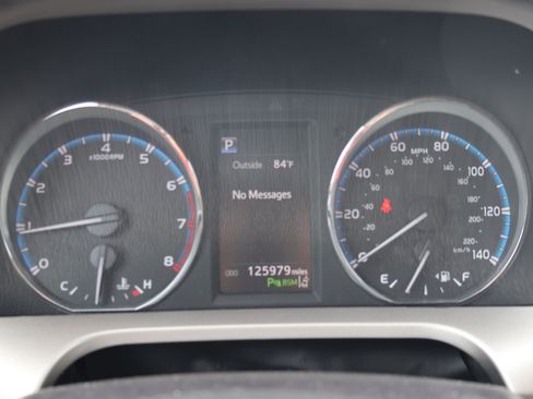 Used 2016 Toyota RAV4 Limited AWD/4WD image 26
