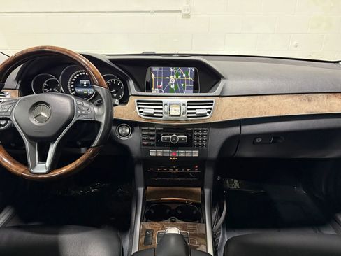 Used 2014 Mercedes-Benz E 350 4MATIC Sedan image 16