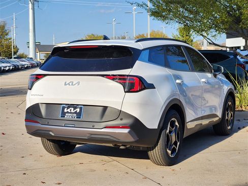 New 2026 Kia Sportage EX image 4