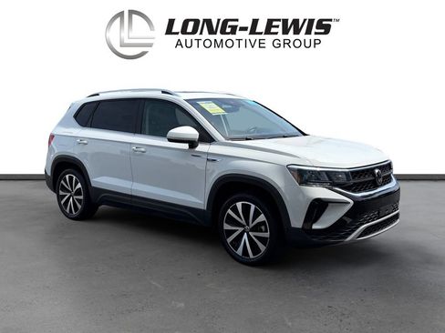 Certified 2023 Volkswagen Taos SE w/ Panoramic Sunroof Package FWD image 10