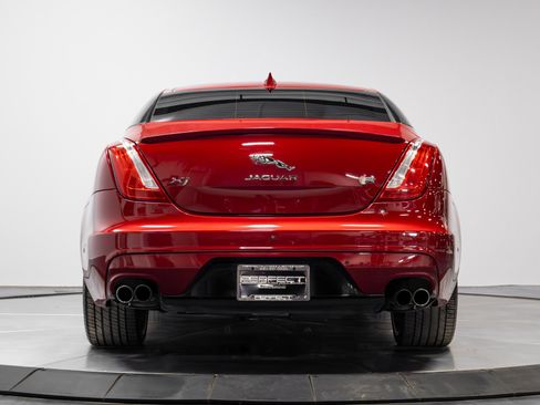 Used 2016 Jaguar XJ R image 38
