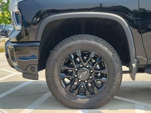 Used 2026 Chevrolet Silverado 2500 LTZ w/ LTZ Plus Package AWD/4WD image 40