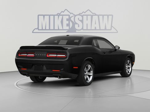 Used 2019 Dodge Challenger SXT AWD/4WD image 2