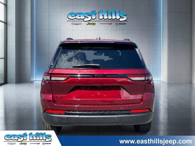 Certified 2024 Jeep Grand Cherokee Altitude AWD/4WD image 4