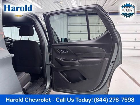 Used 2022 Chevrolet Traverse LT AWD/4WD image 8