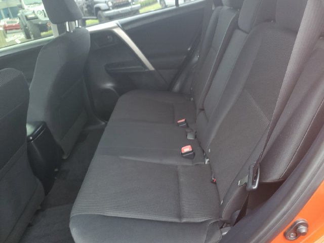 Used 2015 Toyota RAV4 LE FWD image 27