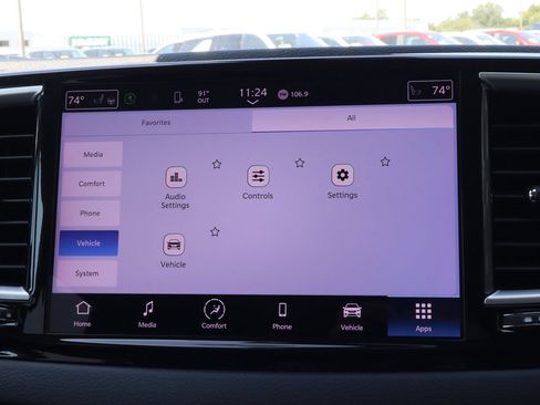 Used 2023 Chrysler Pacifica Touring-L FWD image 25
