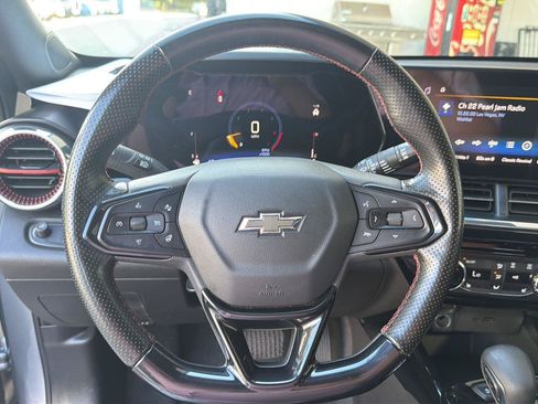 Used 2025 Chevrolet Trax RS w/ Driver Confidence Package FWD image 19