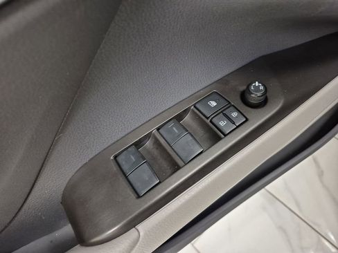 Used 2022 Toyota Camry LE image 23