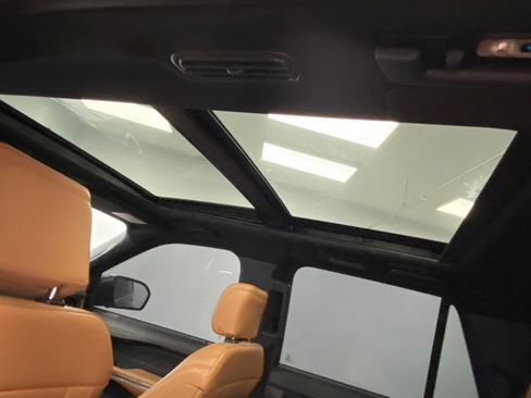 Used 2022 Ford Expedition Platinum image 38