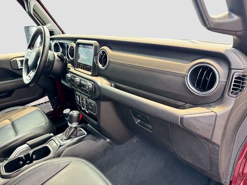 Used 2022 Jeep Wrangler Unlimited Sahara AWD/4WD image 34