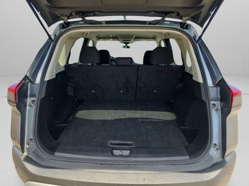Used 2023 Nissan Rogue S AWD/4WD image 12