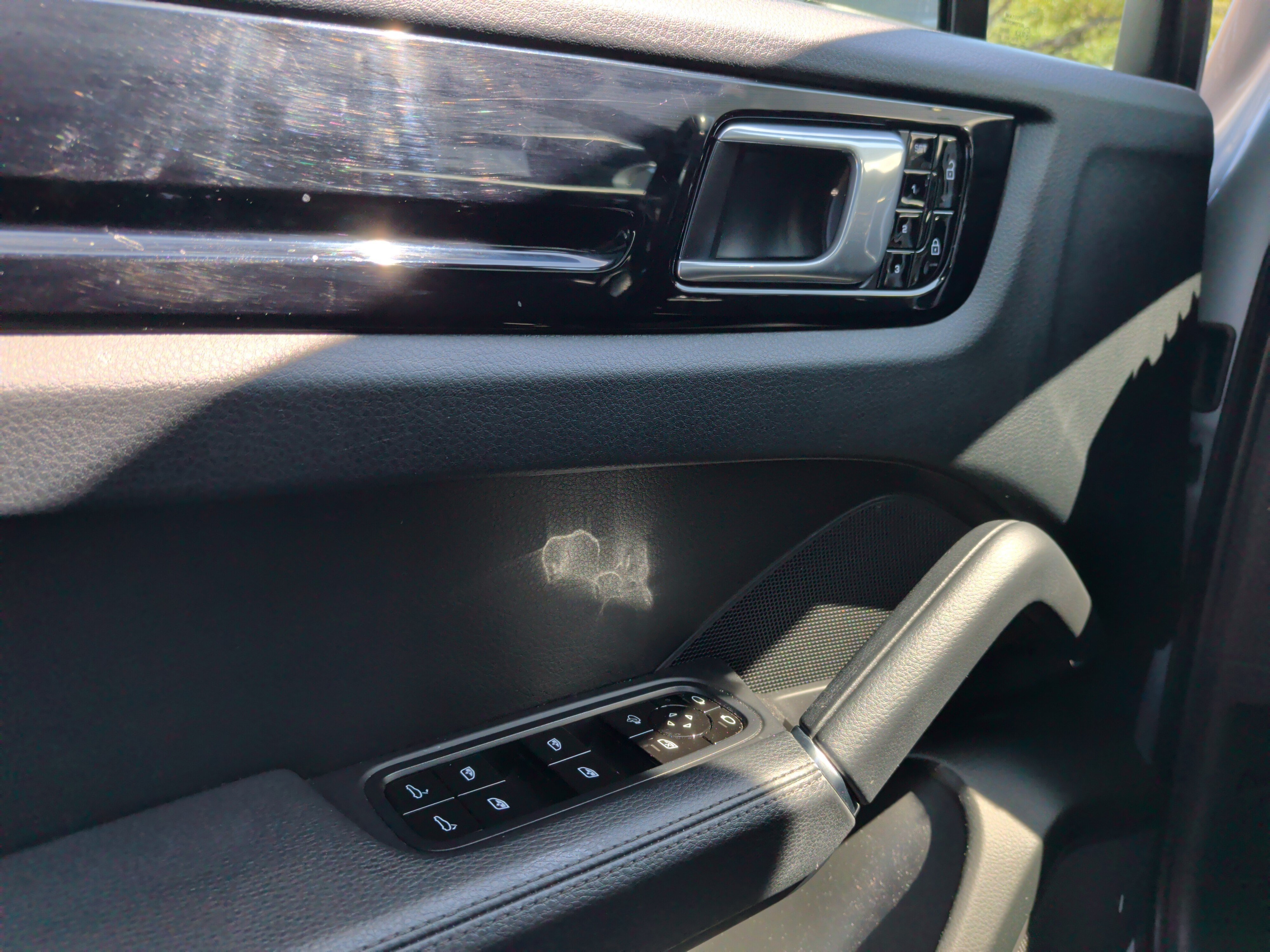 Used 2020 Porsche Cayenne AWD/4WD image 14