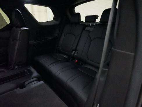 Used 2025 Honda Pilot Black Edition image 17