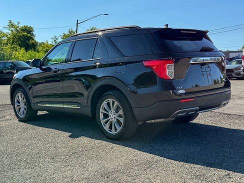 Used 2023 Ford Explorer XLT w/ Equipment Group 202A AWD/4WD image 5