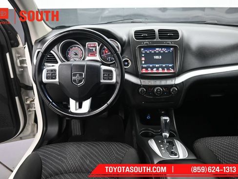 Used 2019 Dodge Journey SE FWD image 11