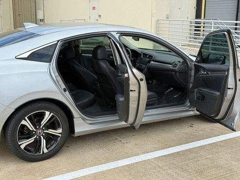 Used 2017 Honda Civic Touring image 19