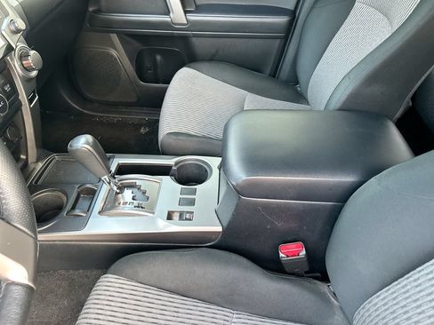 Used 2024 Toyota 4Runner SR5 RWD image 28