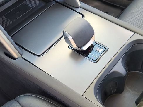 Used 2025 Land Rover Discovery Sport S image 19