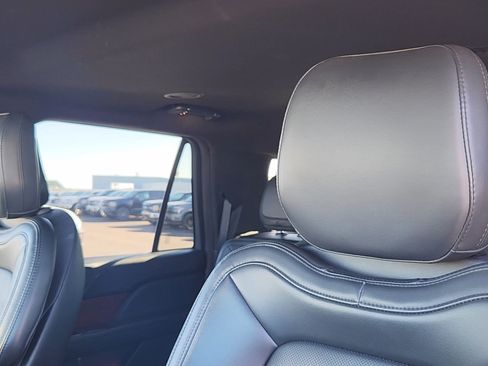 Used 2024 Lincoln Navigator L 4WD image 9