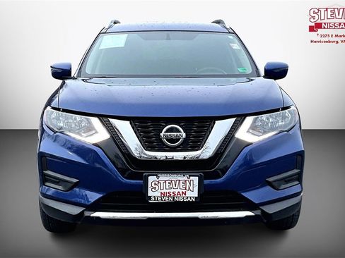 Used 2018 Nissan Rogue SV image 2