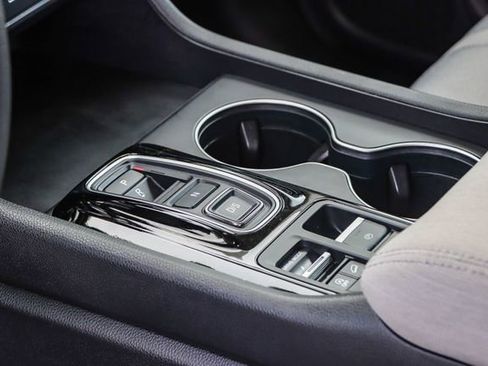 Certified 2024 Honda Pilot LX image 22