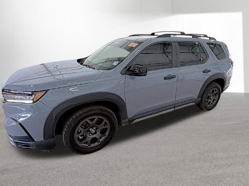 Used 2023 Honda Pilot TrailSport image 1