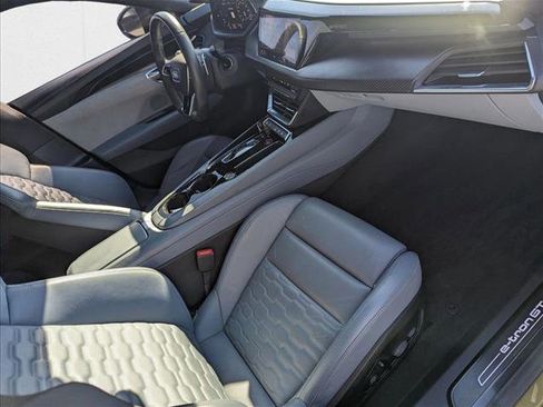 Used 2022 Audi e-tron GT Prestige image 21