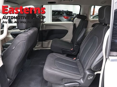 Used 2023 Chrysler Voyager LX FWD image 21