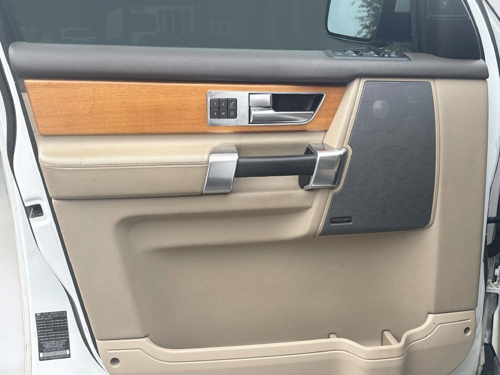Used 2012 Land Rover LR4 HSE LUX AWD/4WD image 32