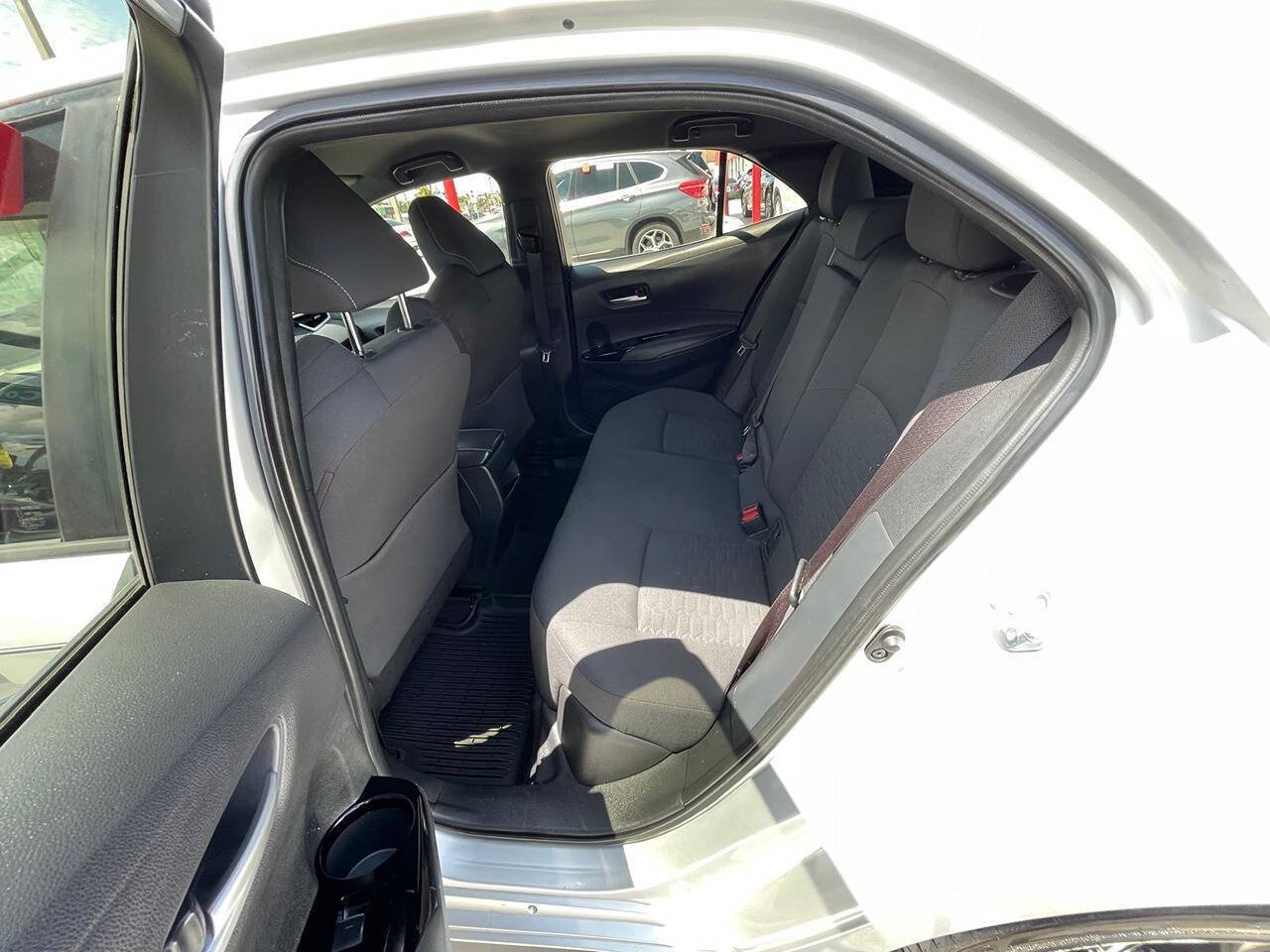 Used 2022 Toyota Corolla SE FWD image 11