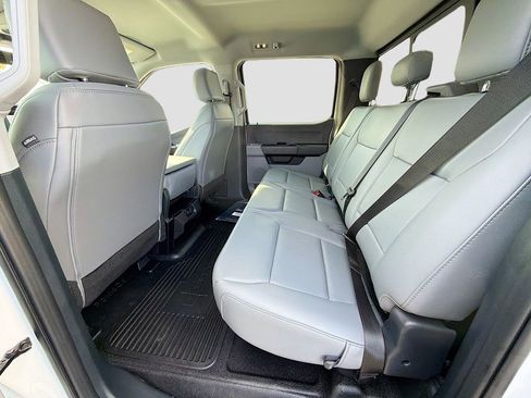 New 2026 Ford F550 4x4 Crew Cab image 18